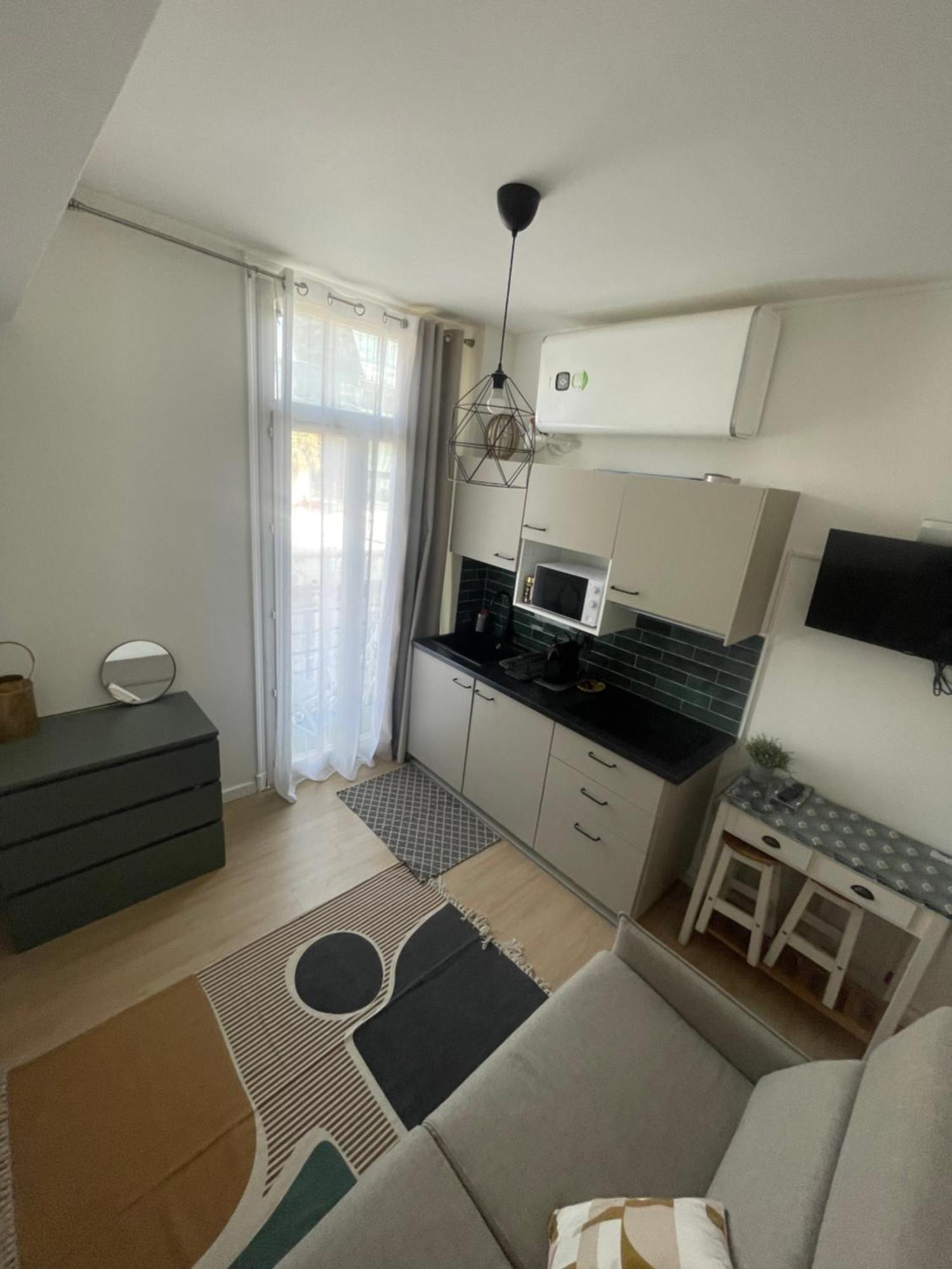 Cosy Studio En Face De La Gare Nice Bagian luar foto