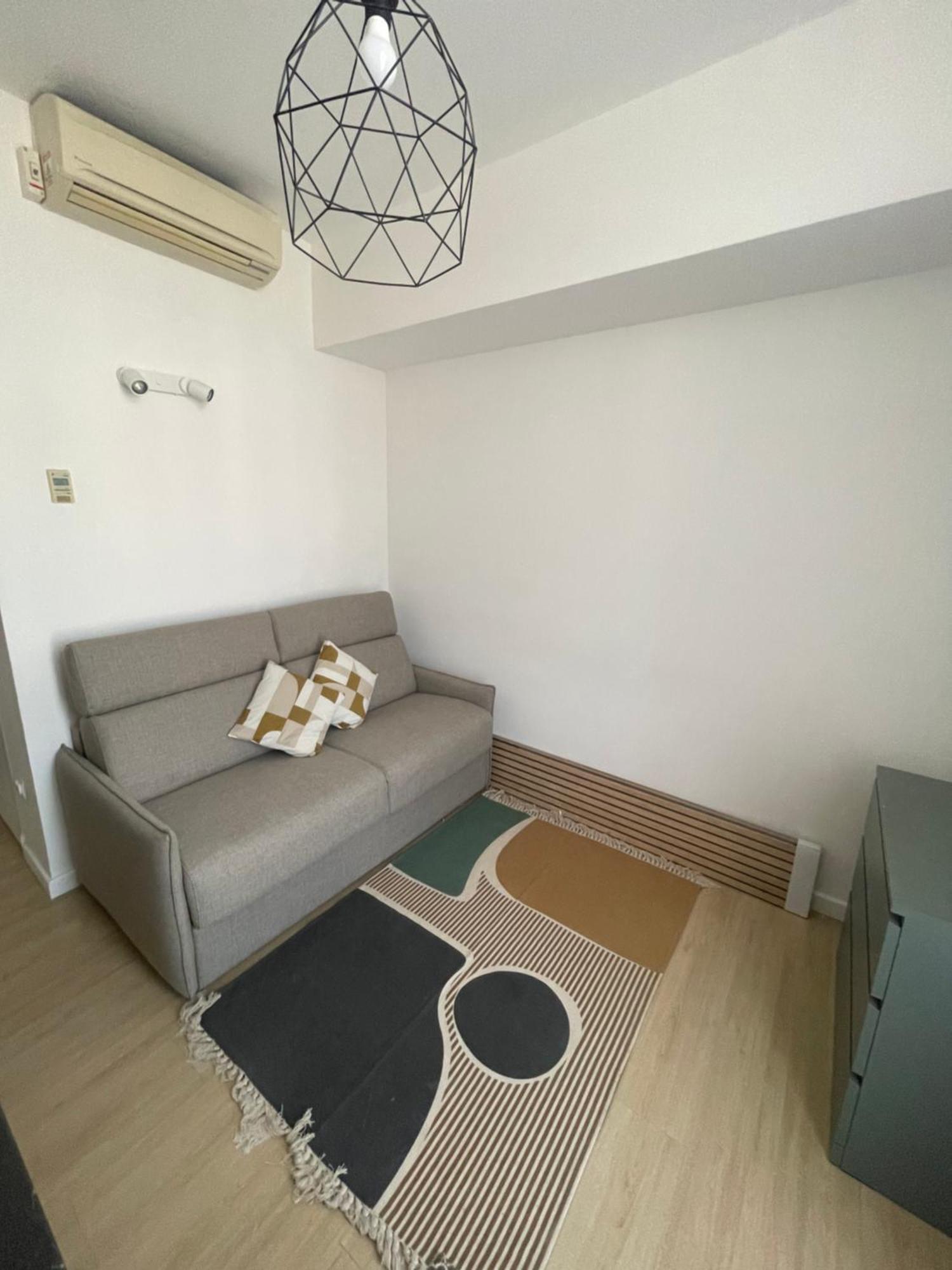 Cosy Studio En Face De La Gare Nice Bagian luar foto